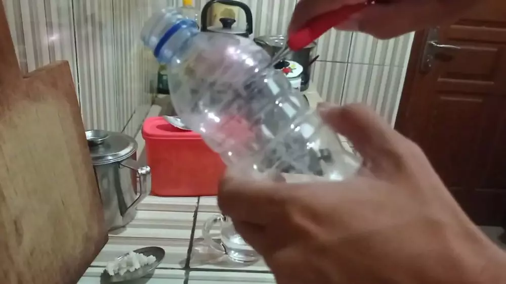 cara buat perangkap cicak pakai nasi putih © 2023 brilio.net