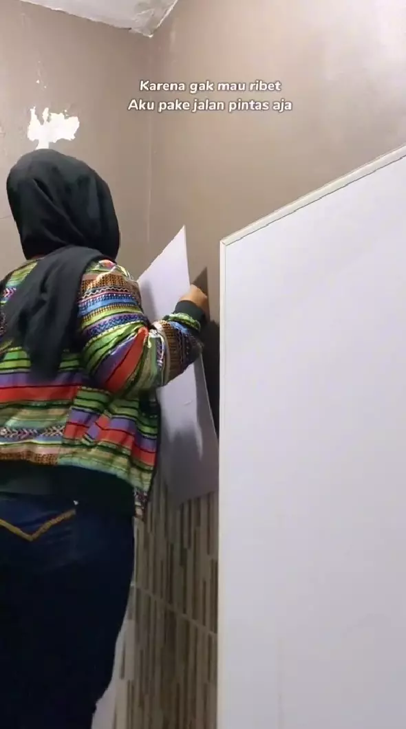 makeover kamar mandi wallpaper 4 ribuan © TikTok