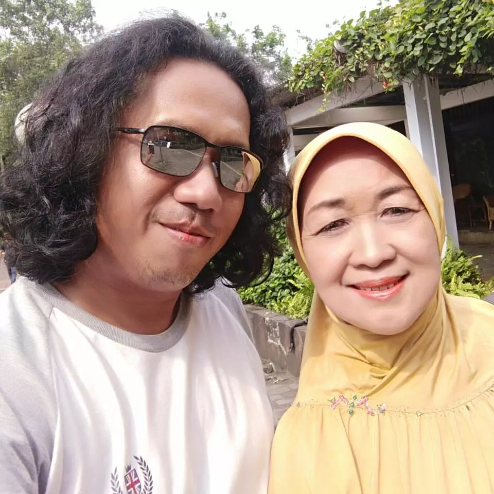 Lina Budiarti Kesempatan dalam Kesempitan © berbagai sumber Lina Budiarti Kesempatan dalam Kesempitan © berbagai sumber