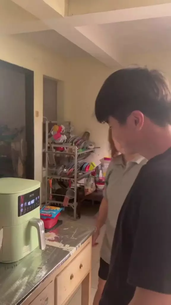 dapur rumah steven wongso di surabaya  © 2025 TikTok