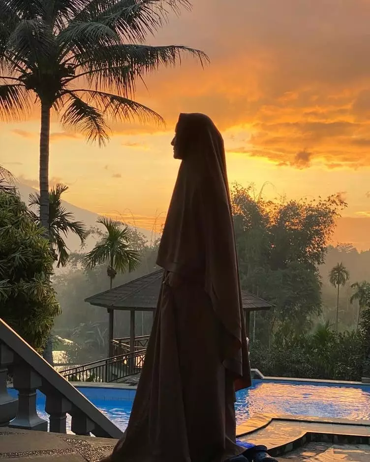 Karyawati kantor di film Warkop DKI  © berbagai sumber Karyawati kantor di film Warkop DKI  © berbagai sumber