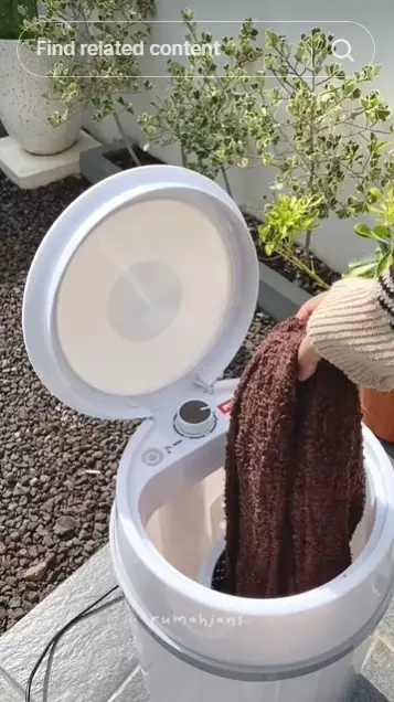 Trik mencuci handuk agar semakin bersih dan nggak kaku © TikTok