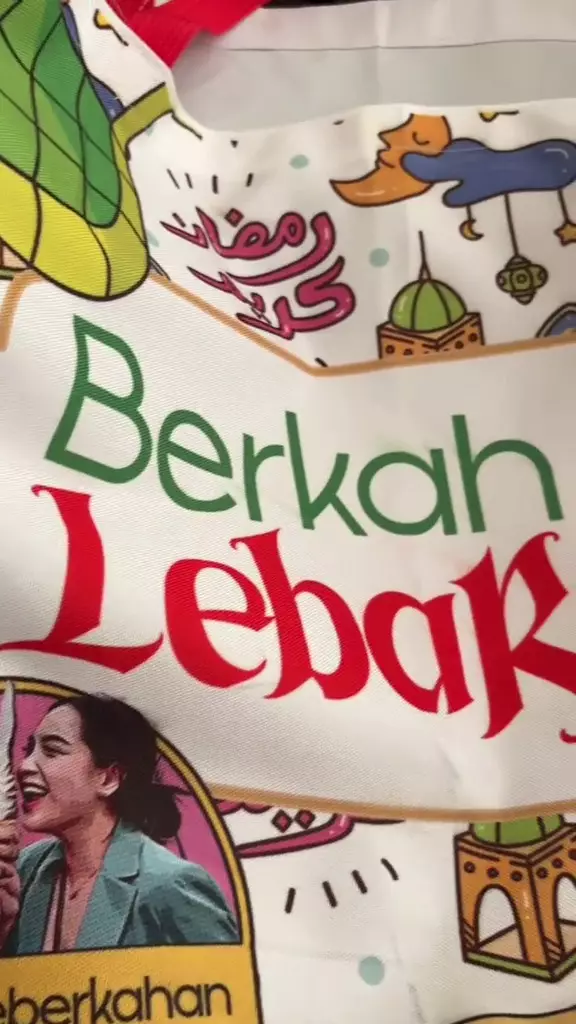 hampers lebaran raffi nagita buat karyawanhampers lebaran raffi nagita buat karyawan © 2025 TikTok