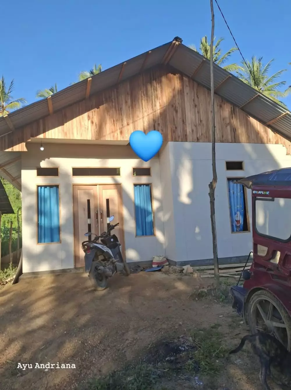 rumahnya cuma dinding papan semen © TikTok