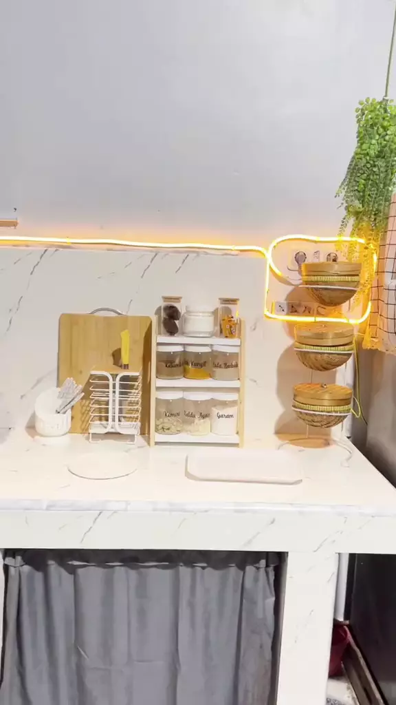 makeover dapur buluk emak jadi estetik  © 2025 TikTok makeover dapur buluk emak jadi estetik  © 2025 TikTok