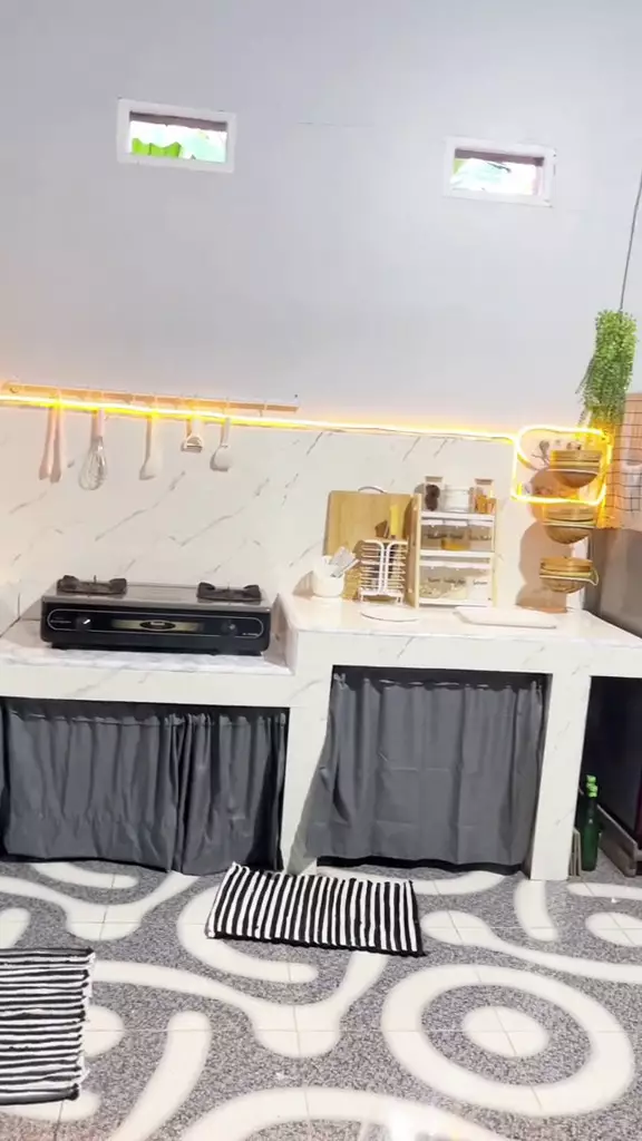 makeover dapur buluk emak jadi estetik  © 2025 TikTok makeover dapur buluk emak jadi estetik  © 2025 TikTok