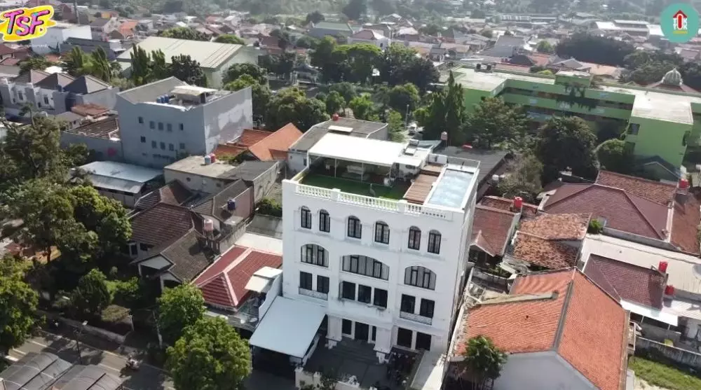 Mengintip rumah mewah 12 selebriti dari udara, hunian Tasya Farasya bak Disneyland Mengintip rumah mewah 12 selebriti dari udara, hunian Tasya Farasya bak Disneyland