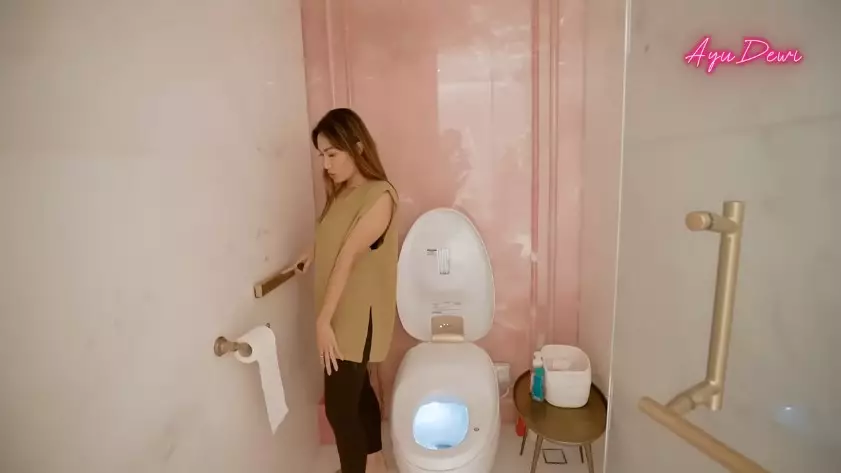 kamar mandi Nagita Slavina rumah baru © YouTube kamar mandi Nagita Slavina rumah baru © YouTube