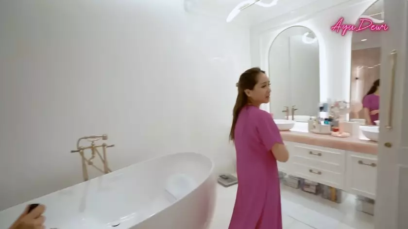 kamar mandi Nagita Slavina rumah baru © YouTube kamar mandi Nagita Slavina rumah baru © YouTube