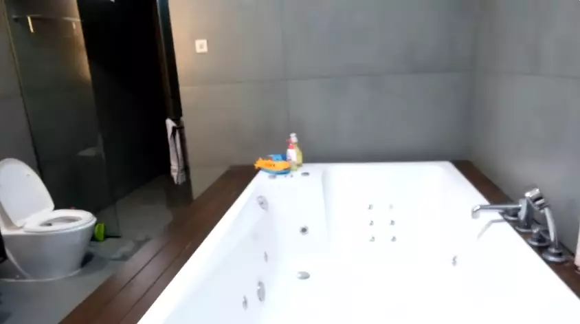 kamar mandi Randy Pangalila © YouTube