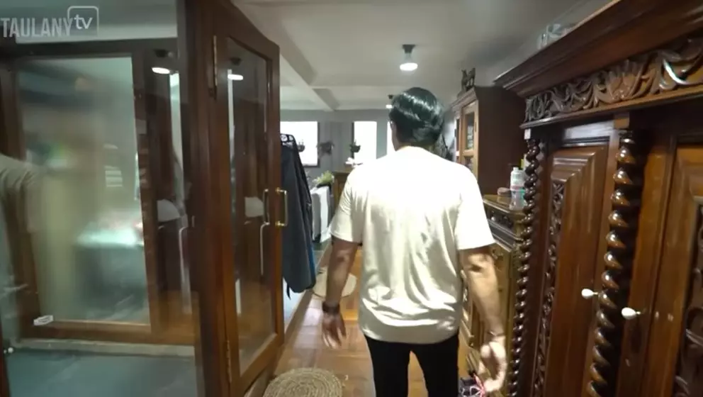 kamar mandi Ahmad Dhani seperti ruang tamu © YouTube kamar mandi Ahmad Dhani seperti ruang tamu © YouTube