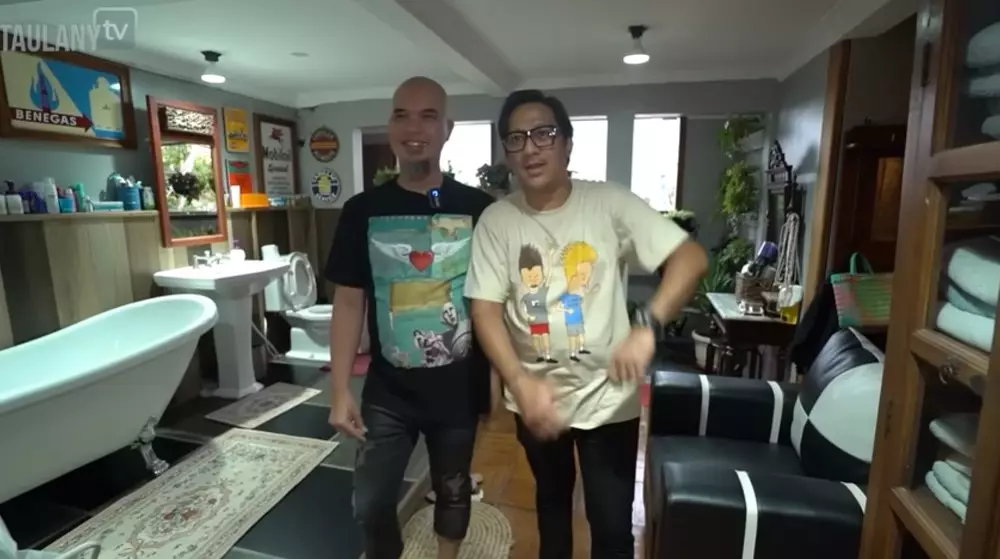 kamar mandi Ahmad Dhani seperti ruang tamu © YouTube kamar mandi Ahmad Dhani seperti ruang tamu © YouTube
