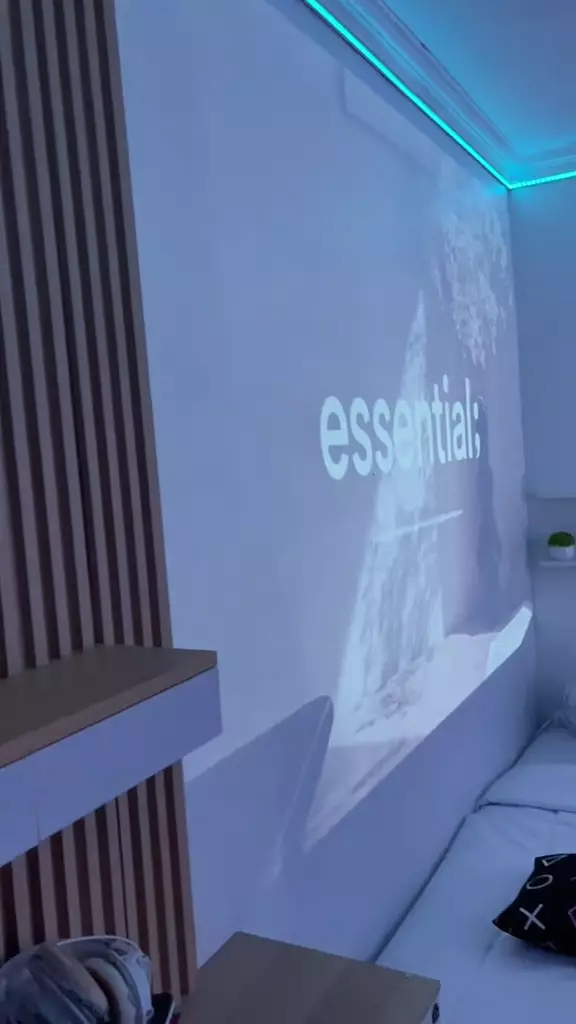 rumah jelek tapi kamar mewah bak apartemen © 2024 TikTok