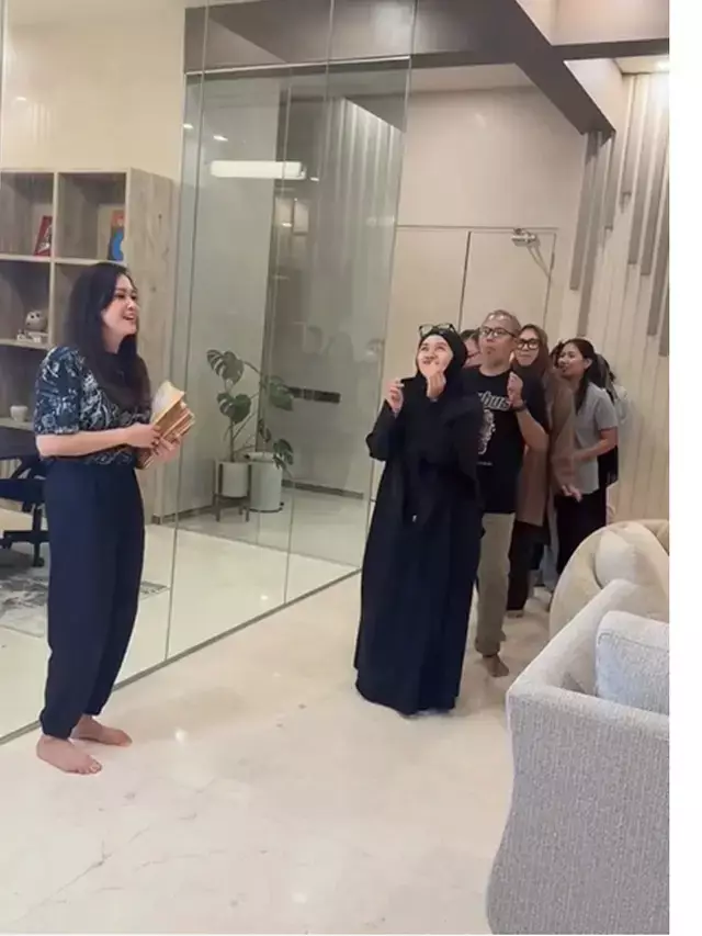 seleb bagi thr ke karyawan © 2025 brilio.net