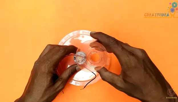 cara bikin pengiris bawang otomatis pakai toples © 2023 brilio.net