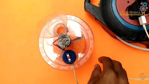 cara bikin pengiris bawang otomatis pakai toples © 2023 brilio.net