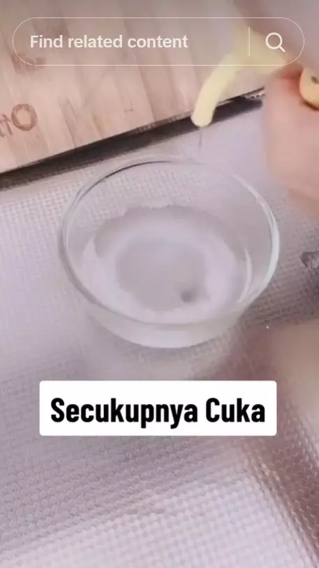 trik bersihkan debu di kipas angin © TikTok trik bersihkan debu di kipas angin © TikTok