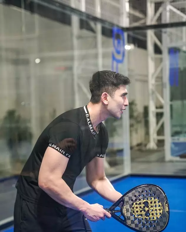  Verrell Bramasta main Padel bareng Shin Tae-yong © Instagram