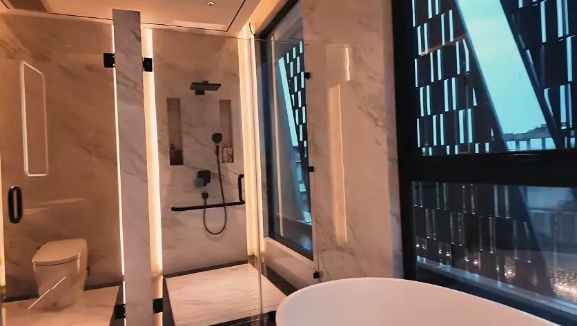 kamar mandi Verrell Bramasta ada TV © YouTube kamar mandi Verrell Bramasta ada TV © YouTube