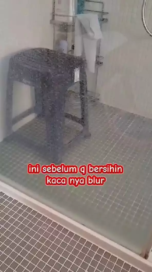 hilangkan noda jamur kaca kamar mandi 1 jam © YouTube hilangkan noda jamur kaca kamar mandi 1 jam © YouTube