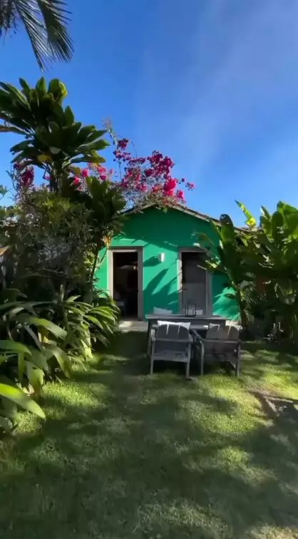 rumah kecil cat hijau ini dalamnya cozy © TikTok
