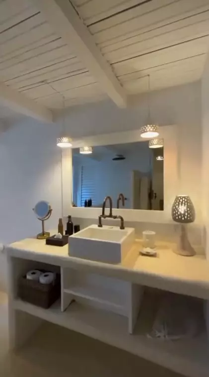 rumah kecil cat hijau ini dalamnya cozy © TikTok