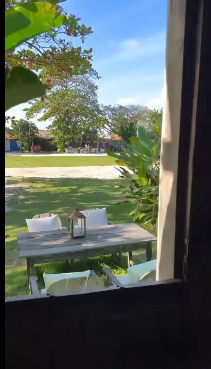 rumah kecil cat hijau ini dalamnya cozy © TikTok