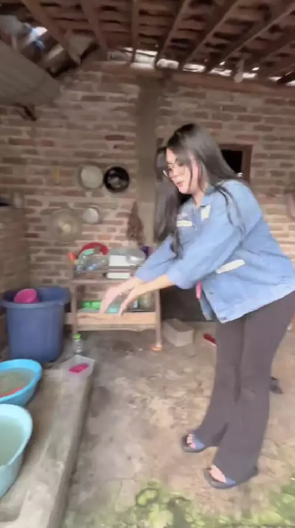 Wanita spill penampakan rumah neneknya © TikTok Wanita spill penampakan rumah neneknya © TikTok