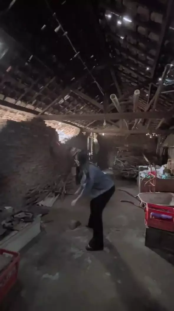 Wanita spill penampakan rumah neneknya © TikTok Wanita spill penampakan rumah neneknya © TikTok