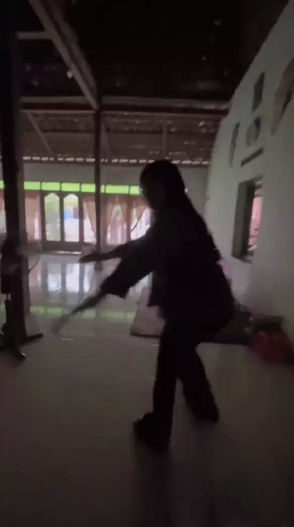 Wanita spill penampakan rumah neneknya © TikTok Wanita spill penampakan rumah neneknya © TikTok