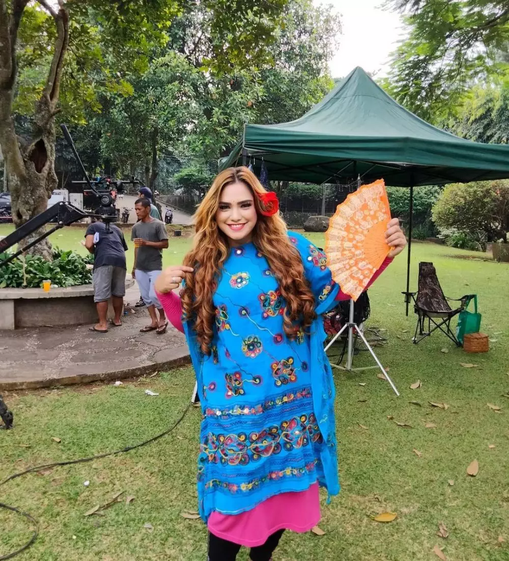 anna shirley jualan tahu  © Instagram/@annashirley_