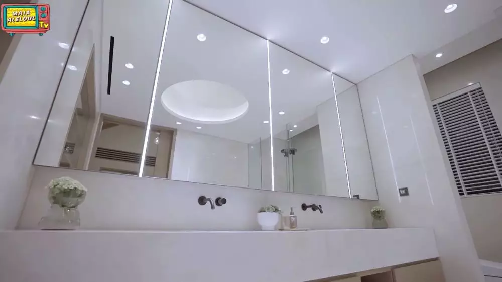 kamar mandi Maia Estianty AC central © YouTube