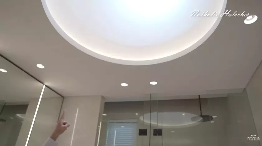 kamar mandi Maia Estianty AC central © YouTube