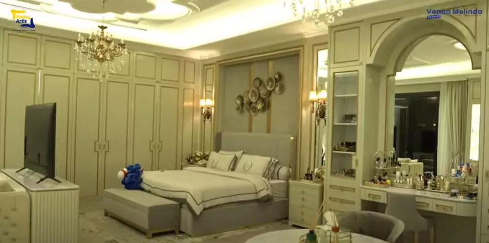 potret kamar mandi Putri Zulkifli Hasan desainnya tanpa jasa arsitek © 2024 brilio.net