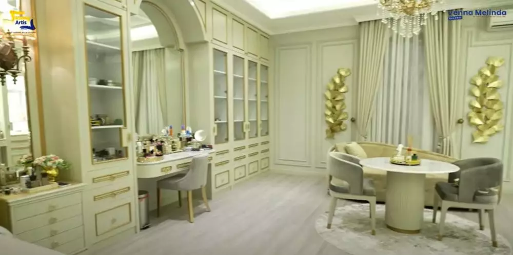 potret kamar mandi Putri Zulkifli Hasan desainnya tanpa jasa arsitek © 2024 brilio.net