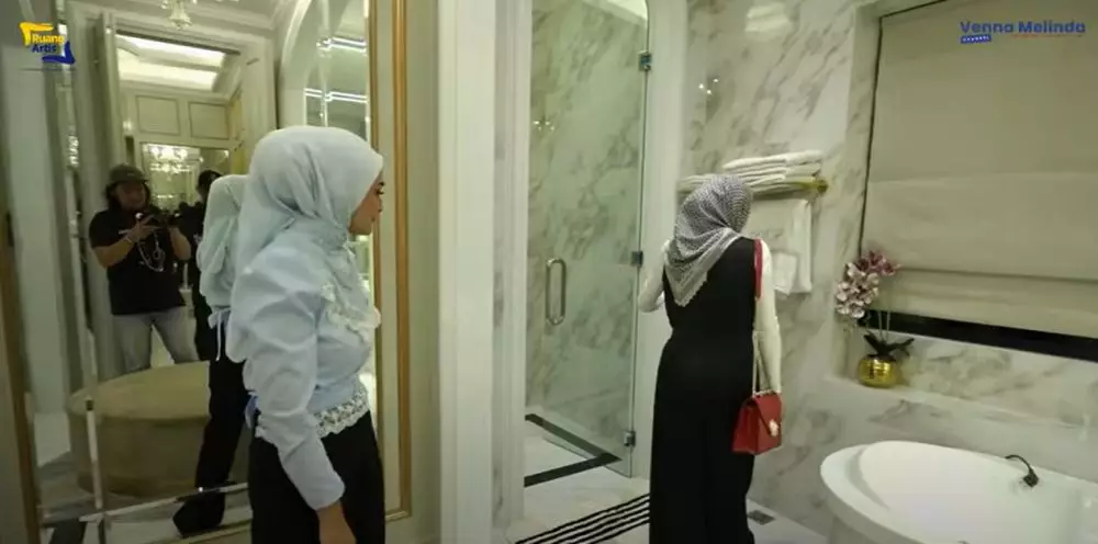 potret kamar mandi Putri Zulkifli Hasan desainnya tanpa jasa arsitek © 2024 brilio.net