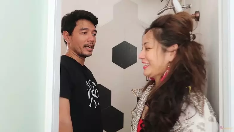 kamar mandi Hesti Purwadinata © YouTube