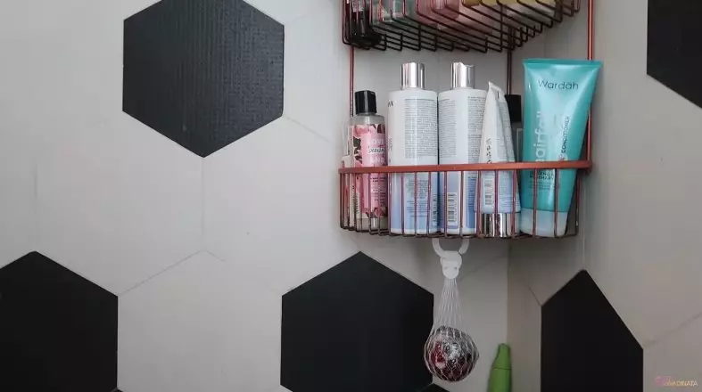 kamar mandi Hesti Purwadinata © YouTube