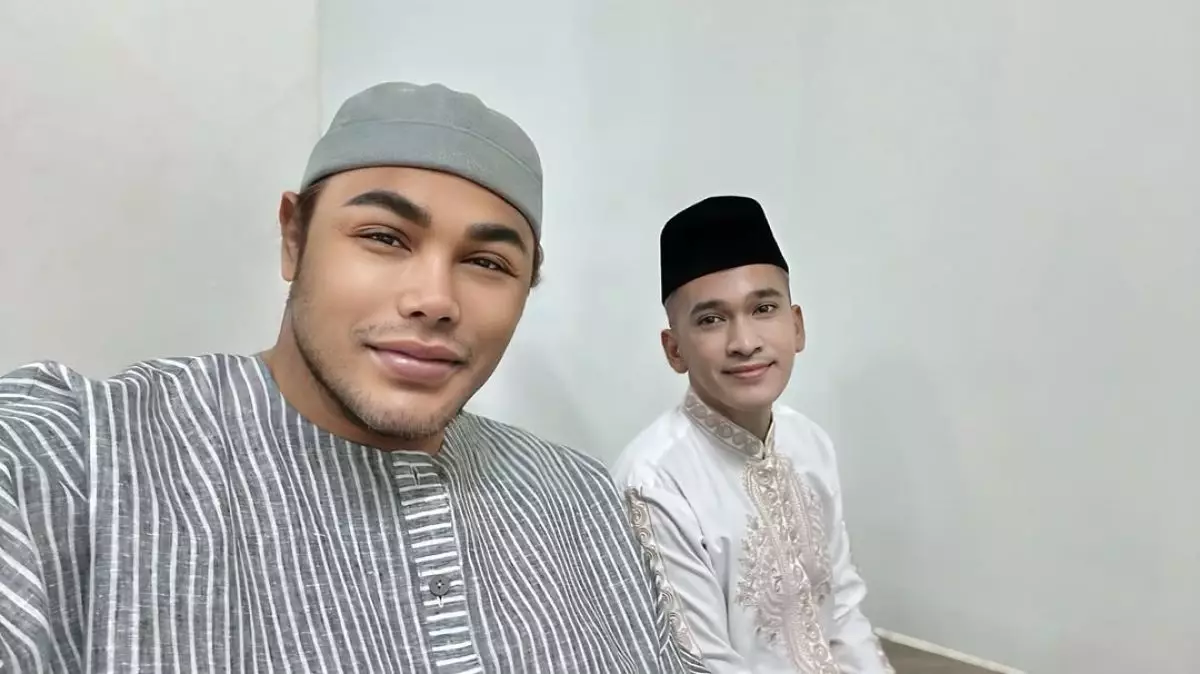 Ruben Onsu umumkan mualaf, jalani Salat Id perdana bareng Ivan Gunawan, ini 11 potretnya