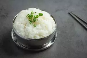 Tanpa rice cooker, ini 7 cara masak nasi pulen dan tak basi sampai 3 hari