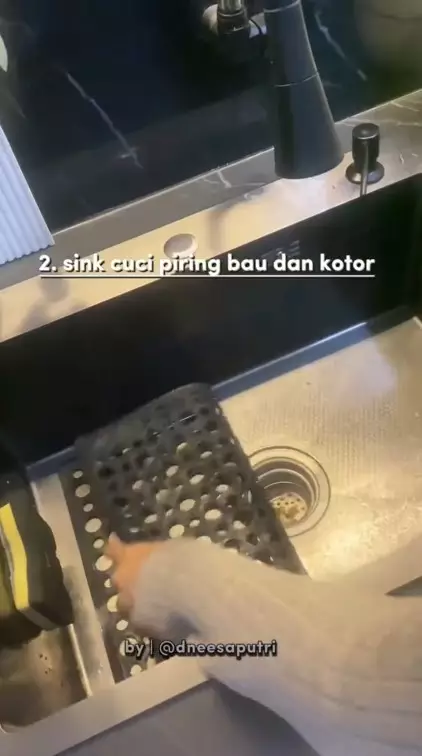 wastafel kembali bersih tak bau sisa makanan © TikTok wastafel kembali bersih tak bau sisa makanan © TikTok
