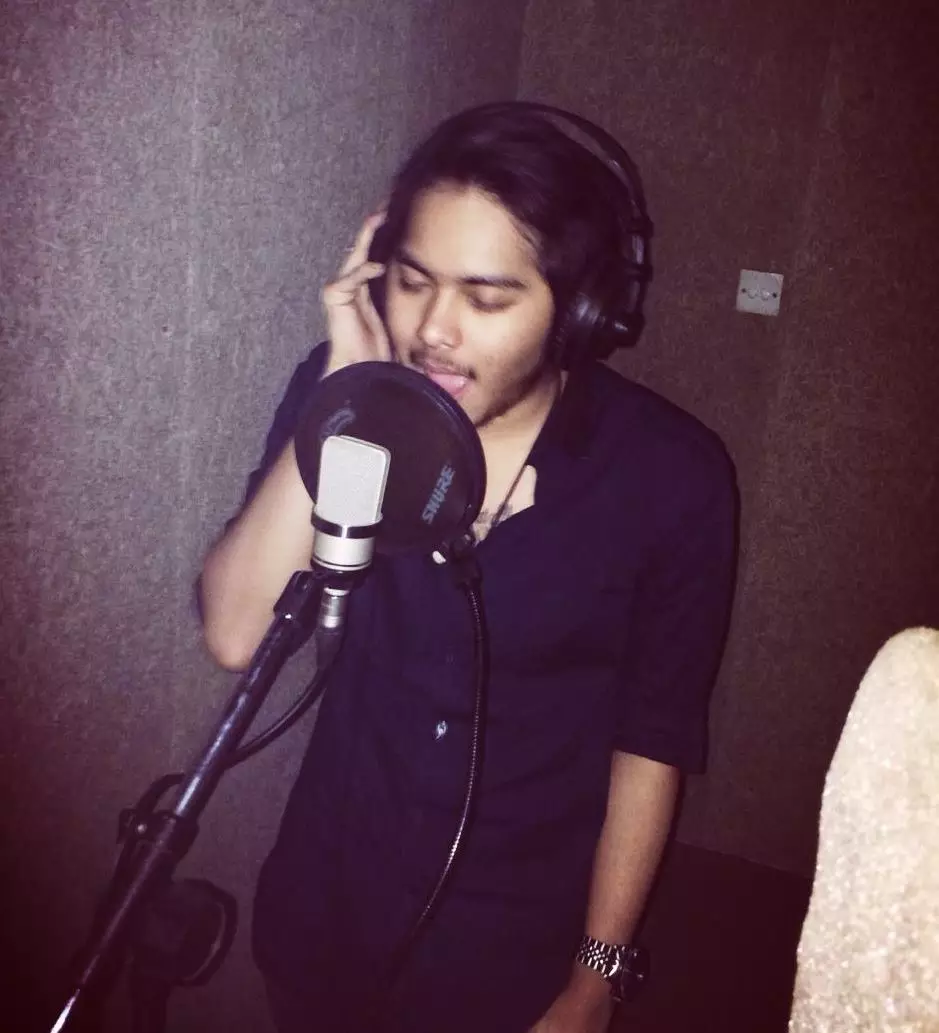 Raka Si Doel jadi CEO © berbagai sumber Raka Si Doel jadi CEO © berbagai sumber