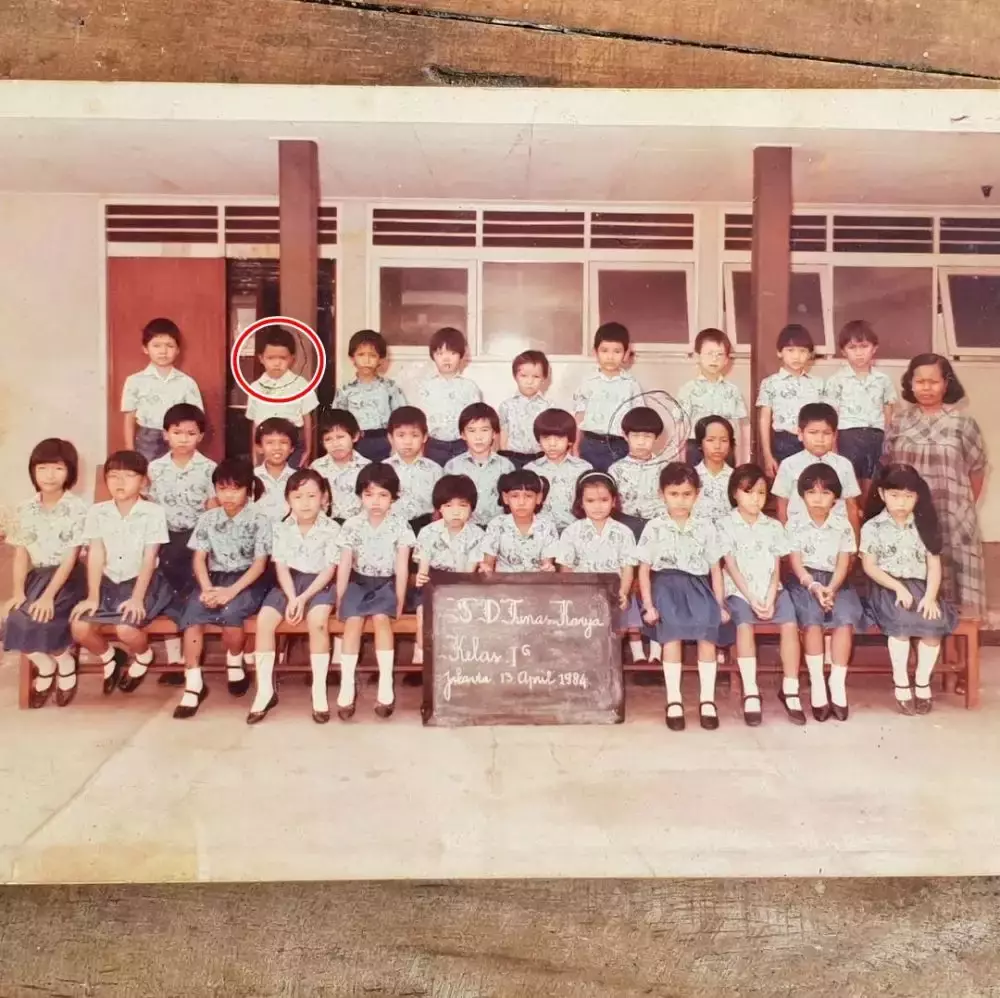 desta kecil foto bareng benyamin sueb © Instagram/@desta80s desta kecil foto bareng benyamin sueb © Instagram/@desta80s