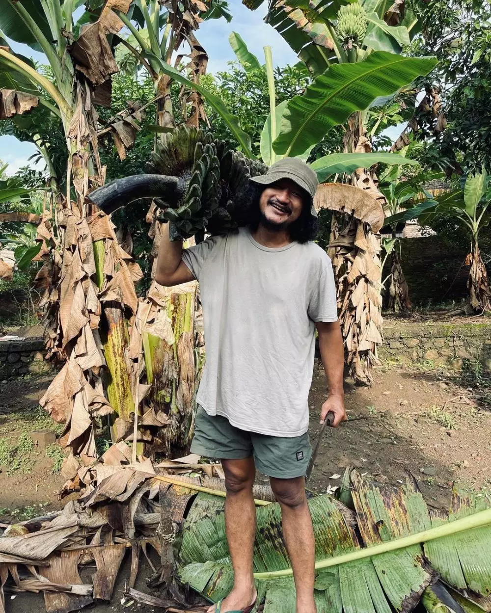 bocah rambut klimis kini jual nasi © berbagai sumber