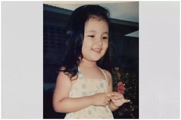 Bocah imut berparas bule ini dulunya ratu FTV kini jadi hot mom, intip 11 potret terbarunya