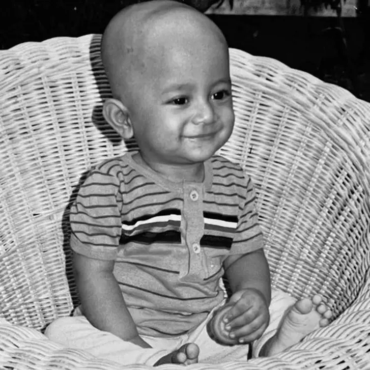 Pernah mulung sebelum jadi artis, bocah plontos ini sukses jadi bupati dan punya anak bujang tampan