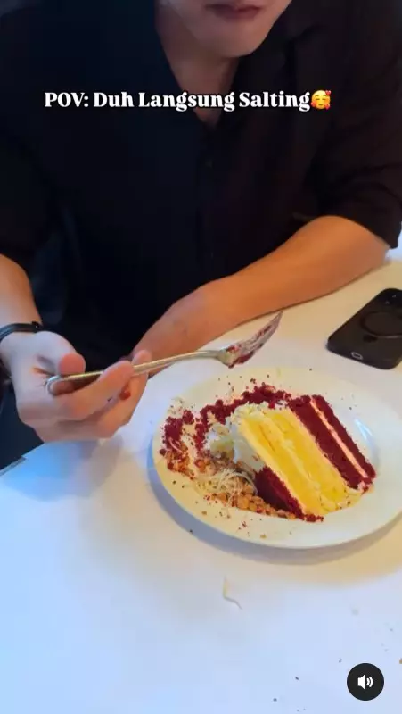 Lucinta Luna pamer gandengan baru Oppa © Instagram Lucinta Luna pamer gandengan baru Oppa © Instagram