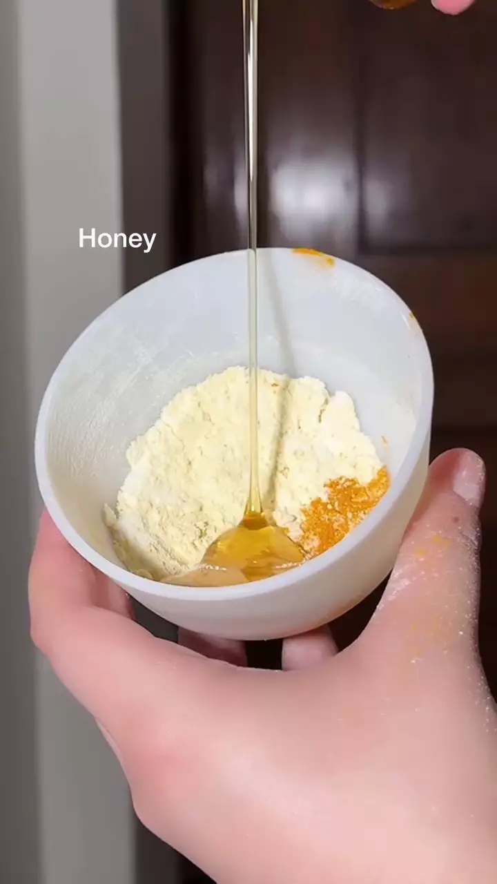 cara aman menghilangkan bulu halus di wajah © Instagram