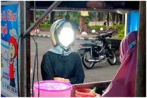 15 Potret kebetulan di jalan raya ini bikin mata kamu sulit berkedip, momennya pas banget