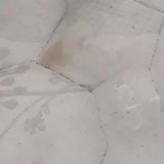 Cara membersihkan kasur buluk dekil gunakan 1 bahan dapur, hemat tanpa perlu vacuum cleaner